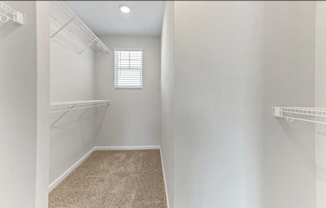 Building Photo - 242 Justify Ave