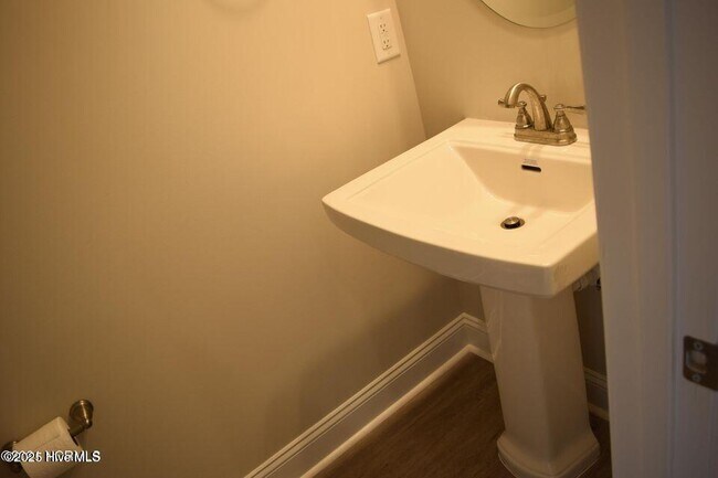 Building Photo - 311 S Stingray Ln