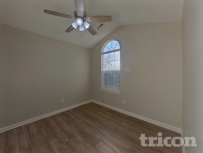 Building Photo - 4 Sweetberry Ct