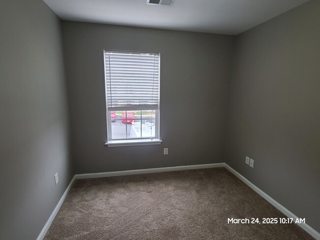 Building Photo - 3 Bedroom Townhome for Rent in Waynesboro