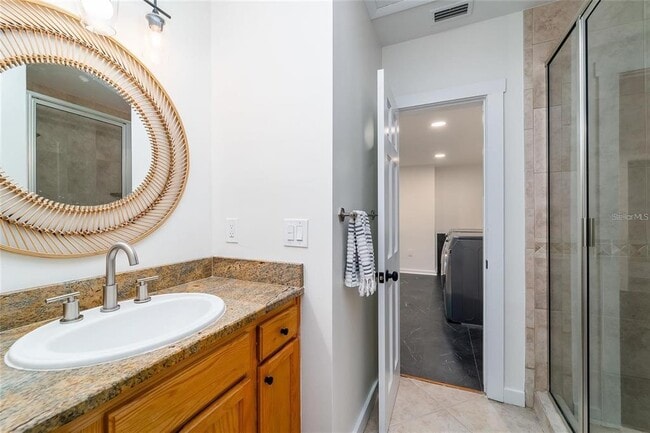 Building Photo - 8303 N River Oaks Ct