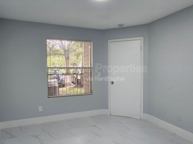 Building Photo - 4744 Walden Cir