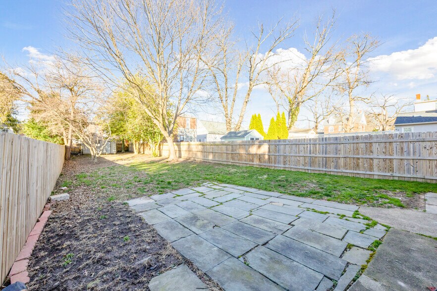 Building Photo - 117 N 3rd St
