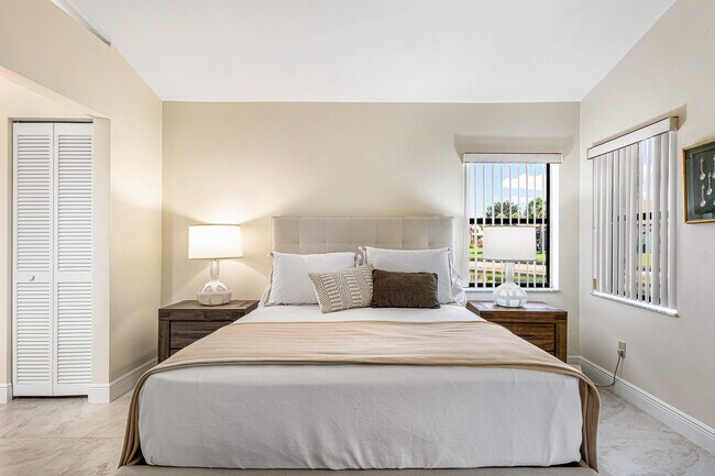 Master - 7205 Sweetbay Ct