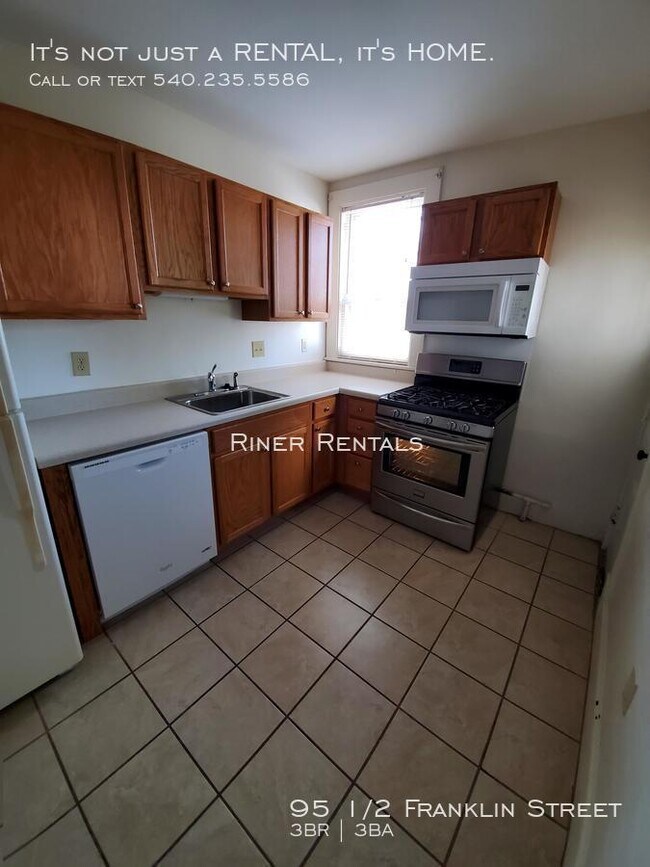 Building Photo - 95 1/2 Franklin Street-