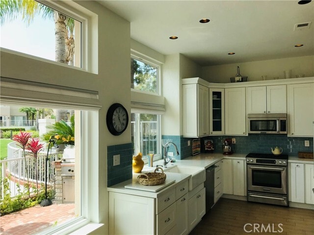 Building Photo - 338 Whites Landing
