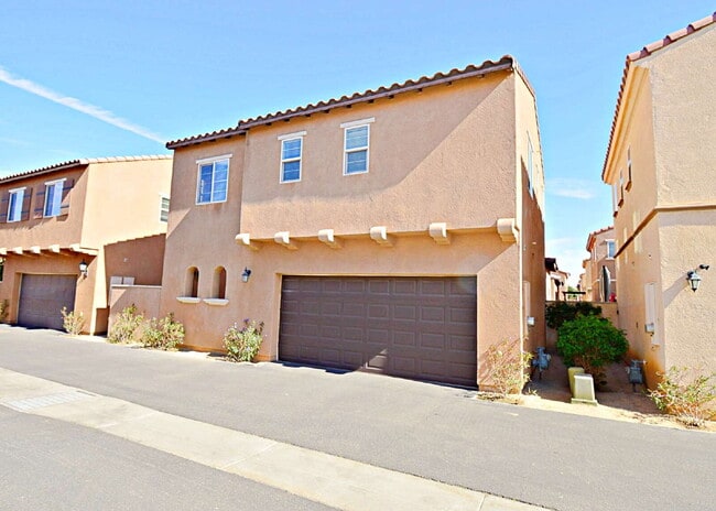 Building Photo - ** MOVE IN BONUS of $500.00 ** (If an agreement is signed by March 31st 2026) "Charming 3 Bed, 2....