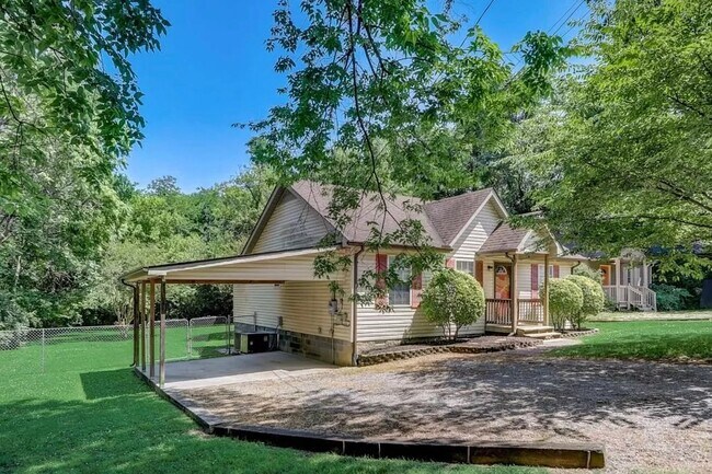 Building Photo - 100 Sadler Ct
