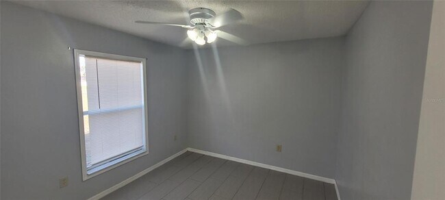 Building Photo - 324 Clearwater Ln