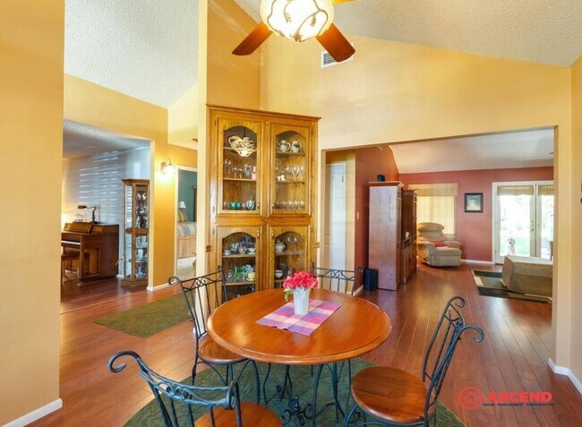 Building Photo - *MOVE IN SPECIAL!!*