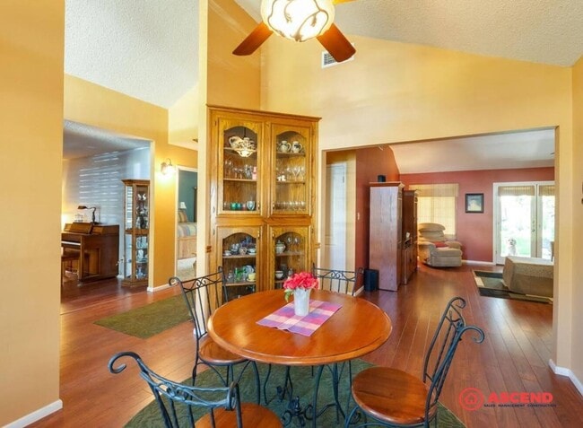 Building Photo - Phenomenal Home On The West Side of Town – Near Bakersfield Marketplace