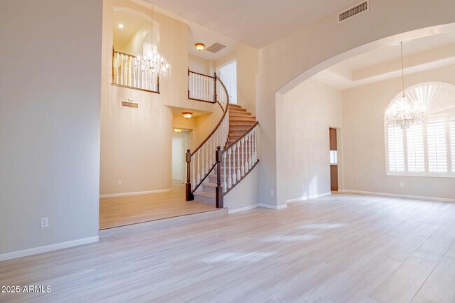 Building Photo - 1153 W Windhaven Ave