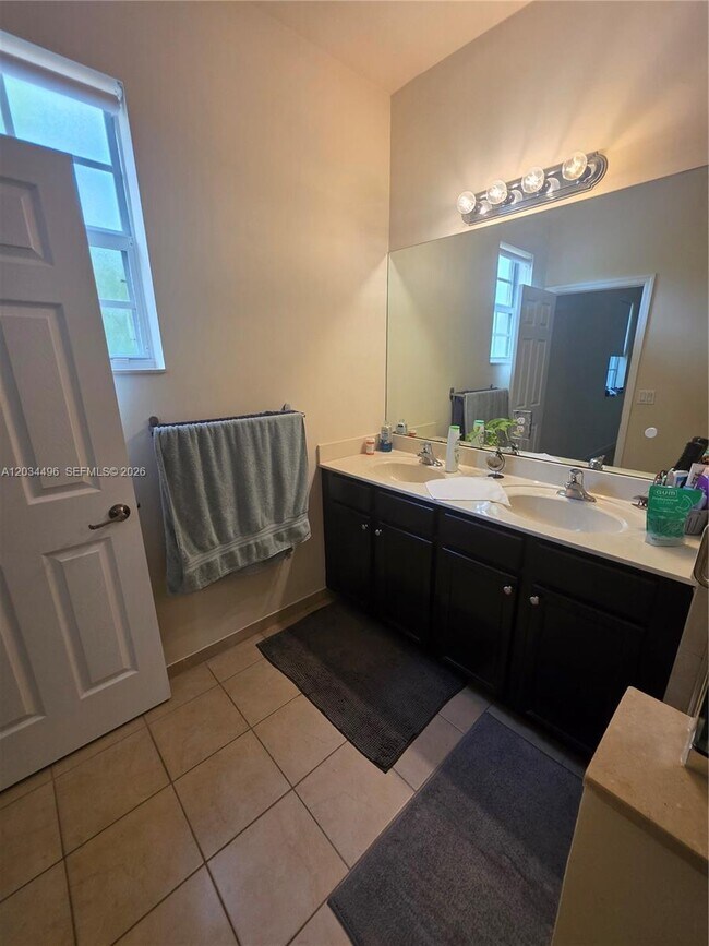 Building Photo - 9424 SW 171st Pl