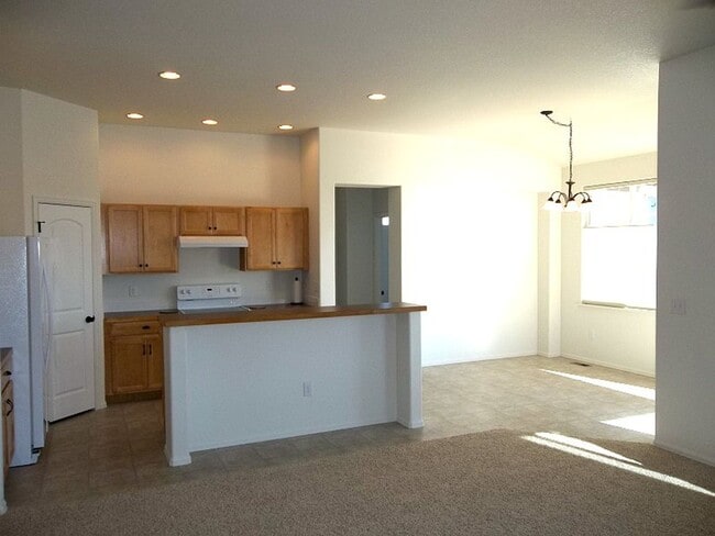 Building Photo - Spacious 4 Bedroom Home with Walk-Out Basement