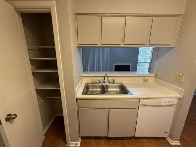 Building Photo - Vigil Properties2 (12812 Tomanet Trl)