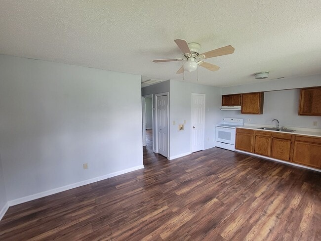 Building Photo - 3410 Calumet Pl