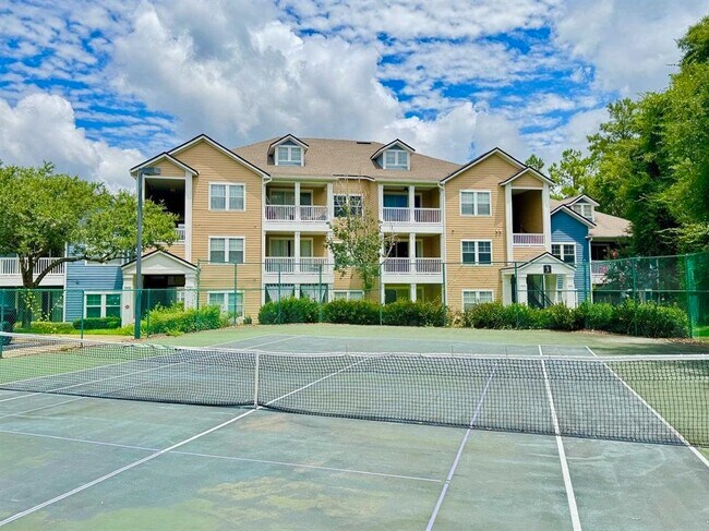 Building Photo - 2801 Chancellorsville Dr