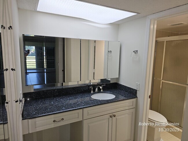 Building Photo - 23305 Barwood Ln N