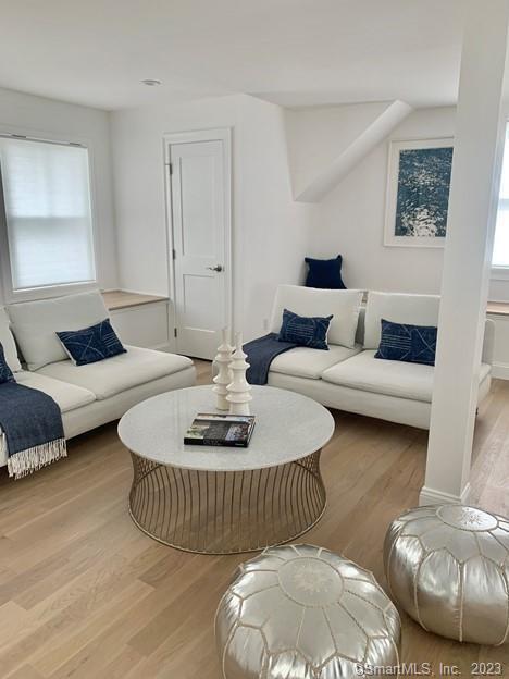 Building Photo - 70 Seminary St