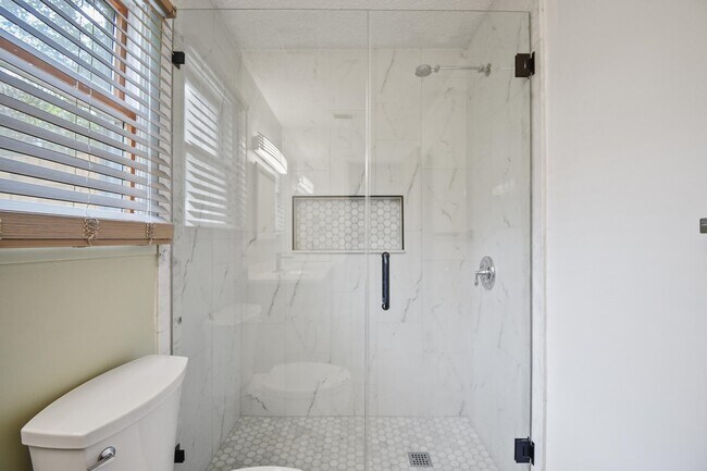 Building Photo - 125 CR 13 S