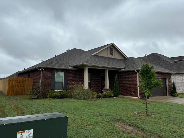 Building Photo - 12794 Hudbug Dr