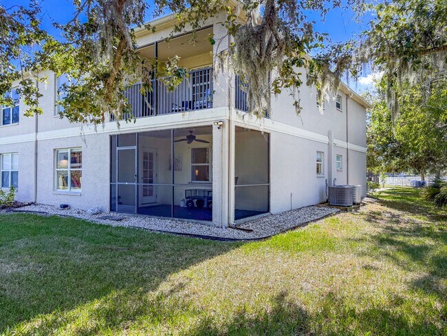 Building Photo - 2BR | 2Bath Central Sarasota Townhouse