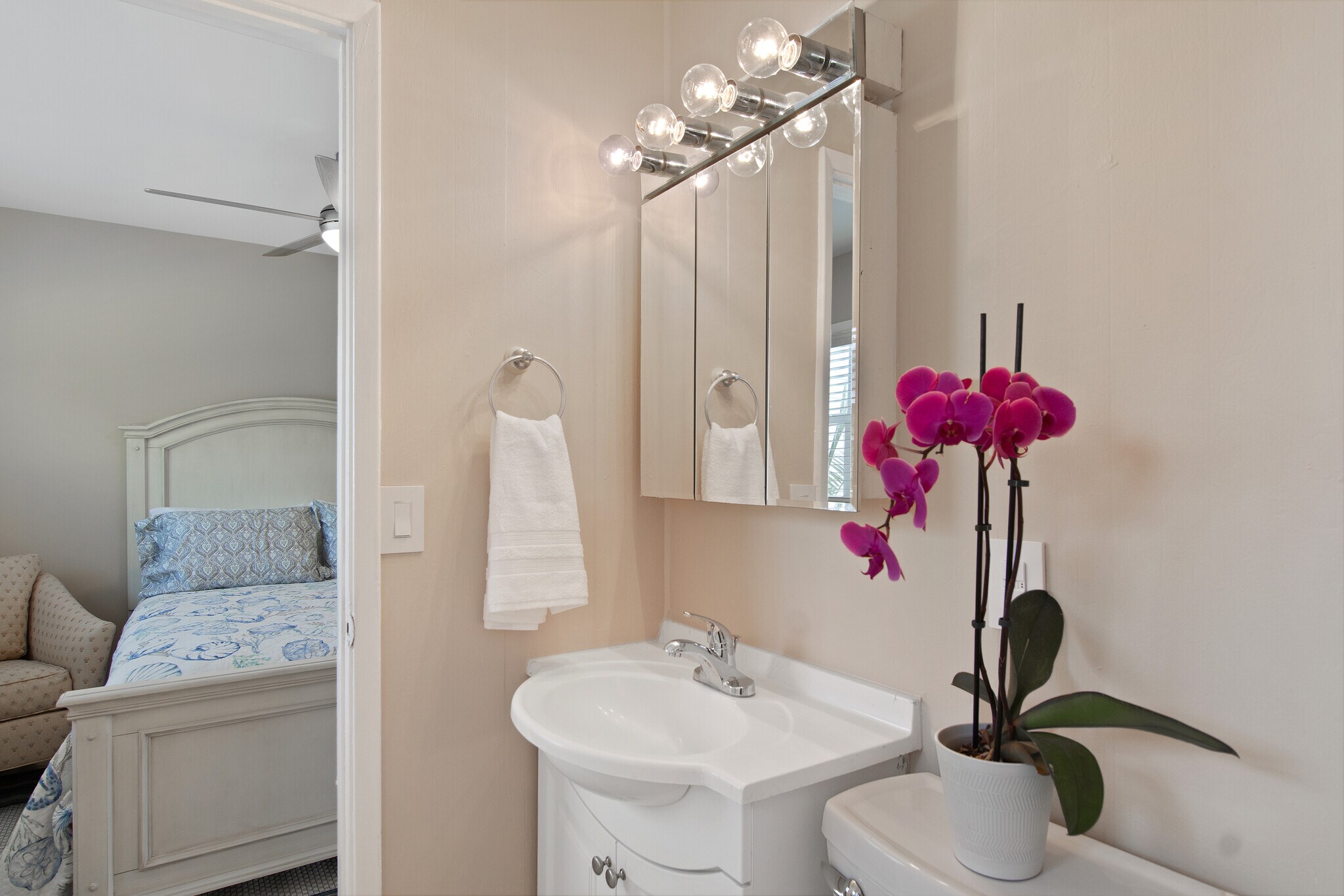 Building Photo - 1441 5th Ct