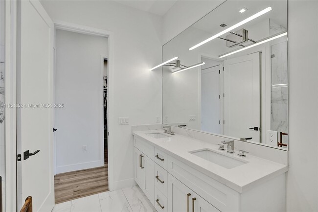 Building Photo - 7759 SW 99th St