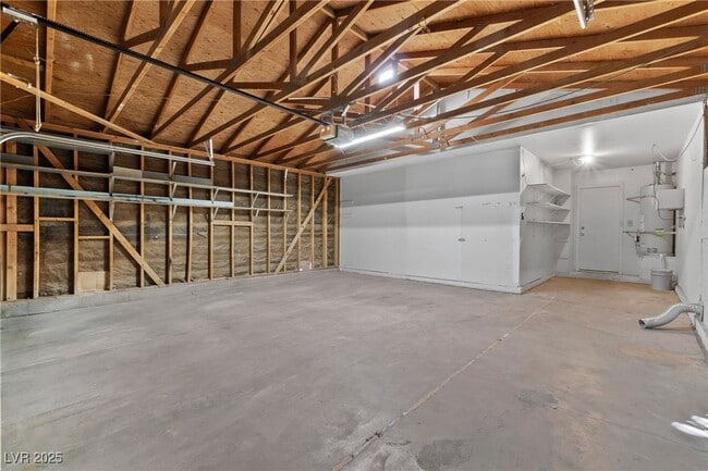 Building Photo - 4705 E Washington Ave