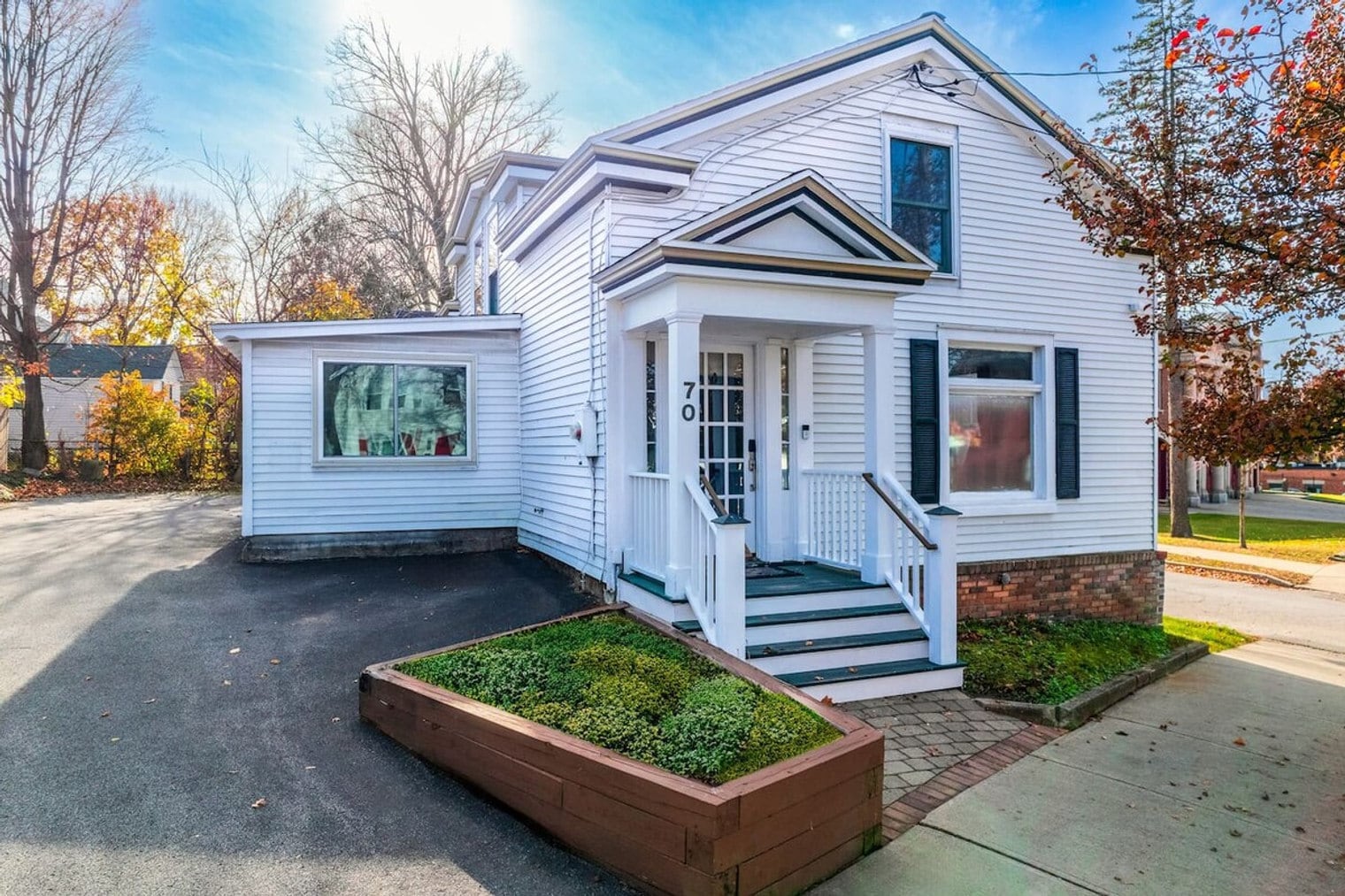 Building Photo - 70 Lake Ave