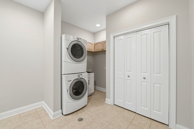 Building Photo - 2181 2nd St