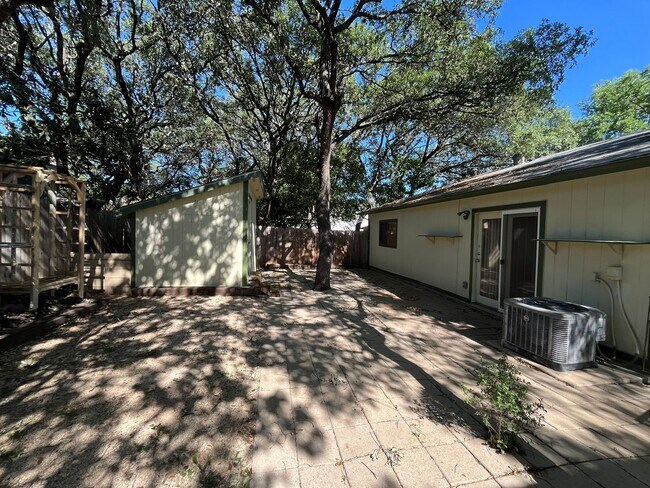 Building Photo - 7339 Hunters Land