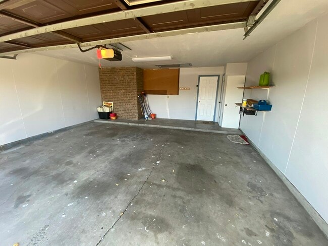 Building Photo - 4537 Yale St