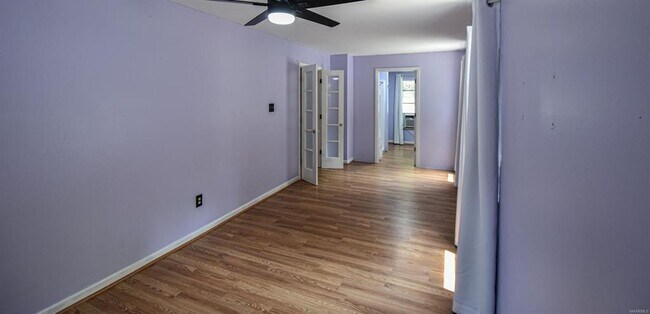 Building Photo - 555 Shady Acres Rd