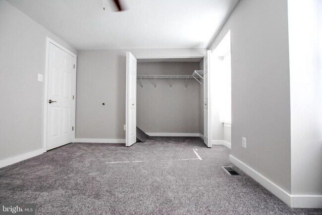 Building Photo - 8512 Hydra Ln