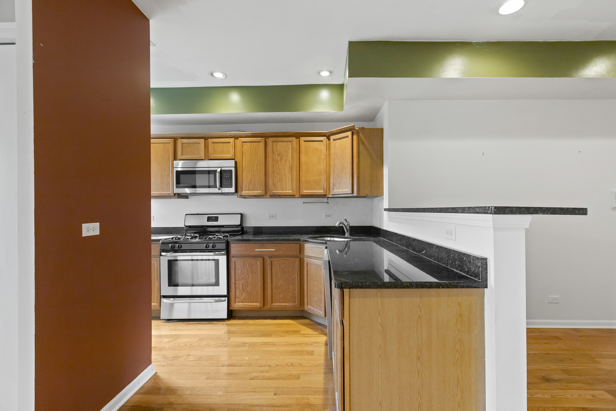 Building Photo - 7717 N Marshfield Ave