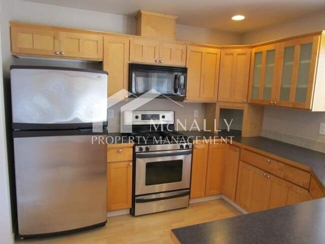 Building Photo - 4 Bedroom, 2.5 Bathroom Home in Gig Harbor