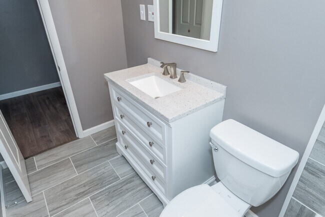 Building Photo - 6450 Chippingdon Dr