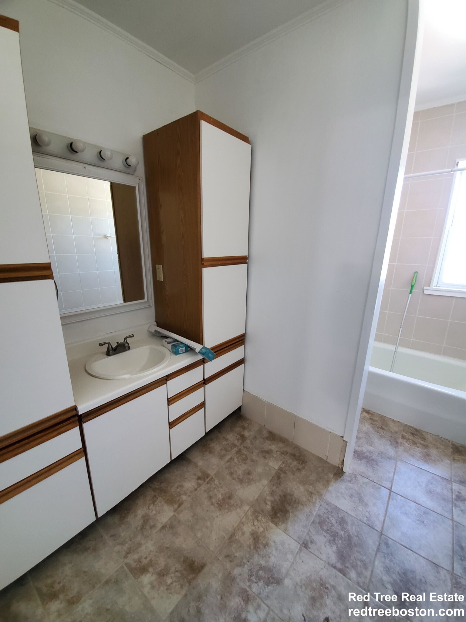 Building Photo - 803 Boylston St