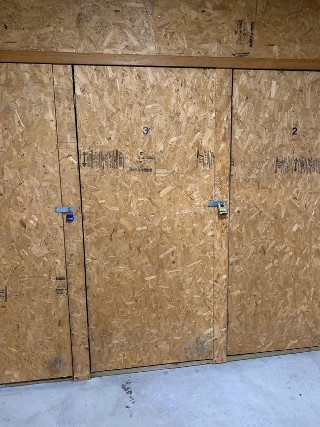 Secure storage unit - 3435 California Ave SW