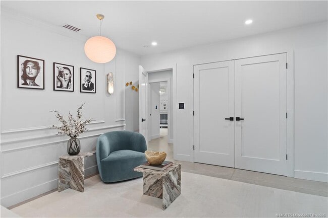 Building Photo - 5143 Deerhurst Crescent Cir