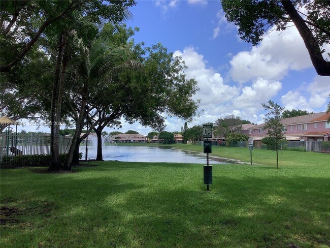 Building Photo - 7050 SW 164th Ct
