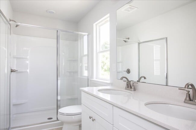 Building Photo - Newly Constructed 4bd/3.5ba Minutes From A...