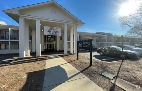 Building Photo - 421 West