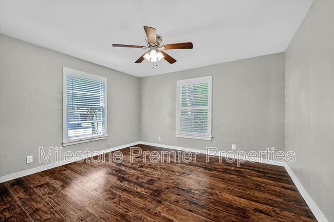 Building Photo - 1721 S Fannin Ave