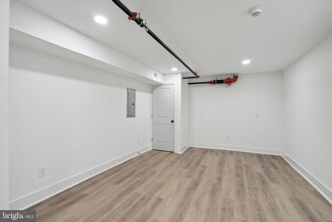 Building Photo - 528 W Berks St