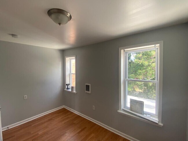 Building Photo - 1114 Jackson St