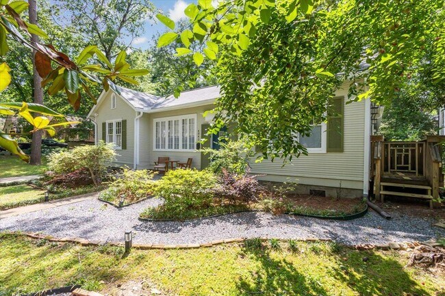 Building Photo - 4041 Pine Hill Dr