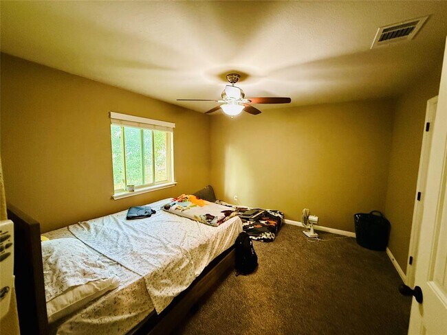 Building Photo - 209 Monahans Dr