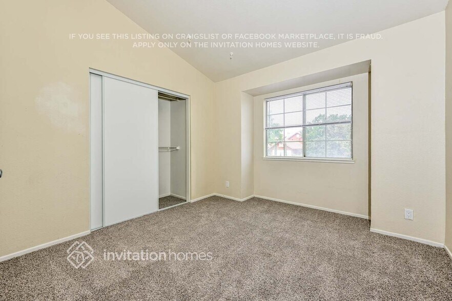 Building Photo - 39201 Chalfont Ln